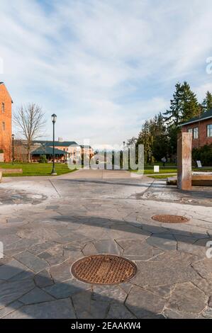 Scene intorno al Quad nel campus della WSU (Washington state University) a Vancouver, Washington. Foto Stock