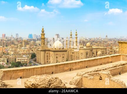 Vista della moschea del sultano Hassan al Cairo Foto Stock