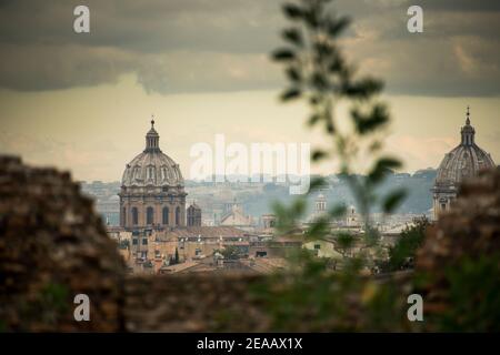 Vista di Roma dal Foro Romano Foto Stock