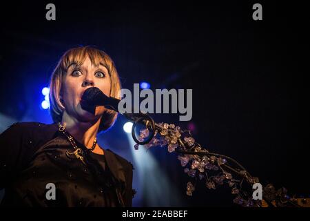 La gioia formidabile dal vivo sul palco della Concorde 2 A Brighton Foto Stock