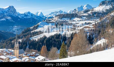 Selva di Cadore nevoso. Europa, Italia, Provincia di Belluno, Veneto, Selva di Cadore Foto Stock