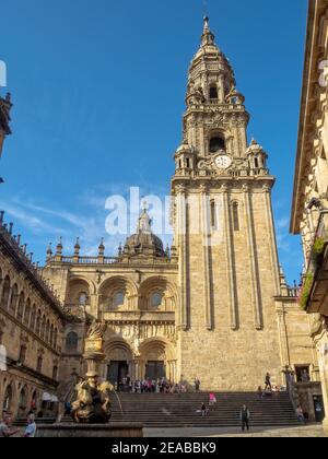 Piazza Plerias e la torre della Cattedrale - Santiago de Compostela, Galizia, Spagna Foto Stock