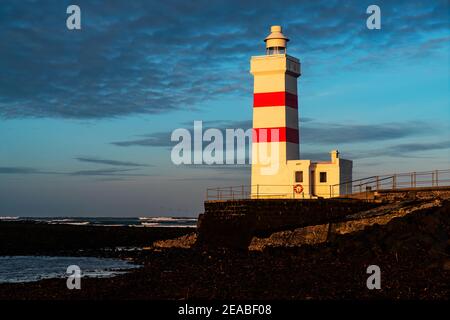 Faro di Garðskagi, vecchia torre, Islanda Foto Stock