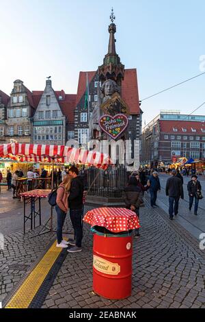 Bremer Roland, piccolo mercato libero sulla piazza del mercato nel centro storico di Brema, Brema, Foto Stock