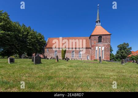 Chiesa evangelica riformata di Rysum, Rundwarftendorf, Rysum, Krummhörn, Frisia orientale, bassa Sassonia, Foto Stock