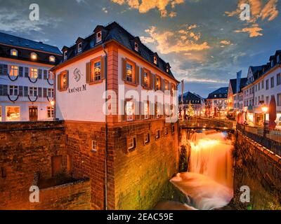 Amüseum e Leukbach cascata, Saarburg, Saar valle, Renania-Palatinato, Germania Foto Stock