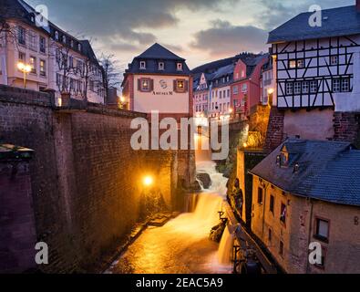 Amüseum e Leukbach cascata, Saarburg, Saar valle, Renania-Palatinato, Germania Foto Stock