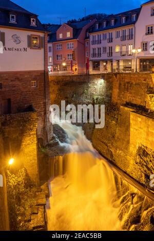 Amüseum e Leukbach cascata, Saarburg, Saar valle, Renania-Palatinato, Germania Foto Stock