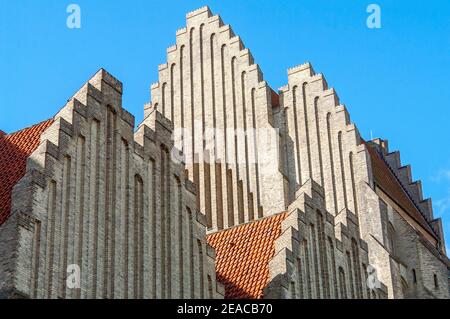 Danimarca, Isola di Zelanda = Sjaelland, Copenhagen, Grundtvigskirche, esterno dal nord-est, nel distretto di Bisghijerg di Copenhagen. Chiesa a tre navate con spazio per 1, 800 persone, architetti Peder Jensen-Klint und Sohn, espressionismo con elementi in stile neo-gotico, costruito 1921-1940. Foto Stock