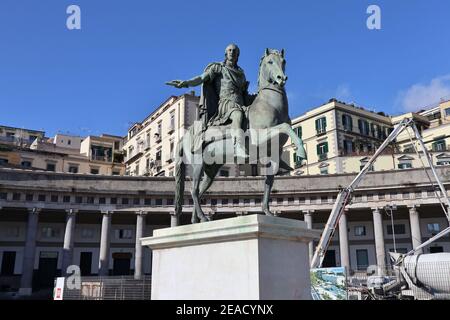 Napoli - Statua equestre di Carlo di Borbone Foto Stock