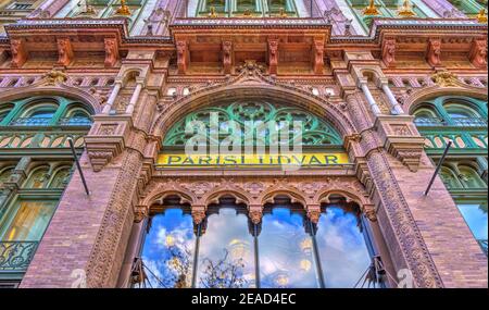 Parisi Udvar, Budapest, immagine HDR Foto Stock