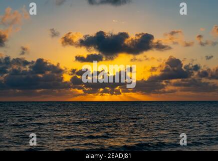 Alba sul mare a Tulum, Messico Foto Stock