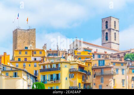 Veduta aerea di Grasse dominata dalla cattedrale e dal municipio, francia Foto Stock