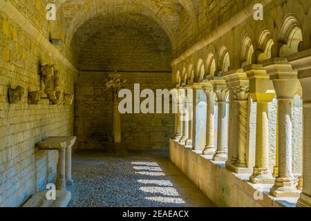 Cortile interno della Cattedrale della nostra Signora di nazareth A Vaison-la-Romaine in Francia Foto Stock