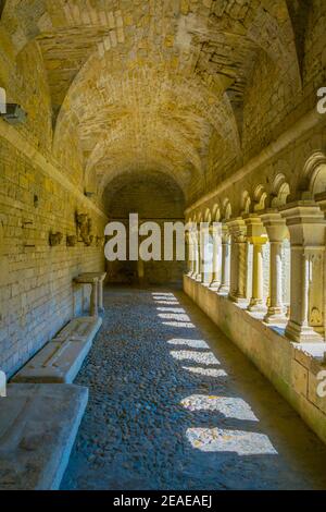 Cortile interno della Cattedrale della nostra Signora di nazareth A Vaison-la-Romaine in Francia Foto Stock