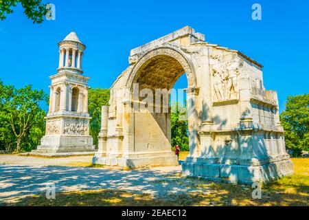 Les Antiques monumento che è una parte di Glanum archeologico Sito vicino Saint Remy de Provence in Francia Foto Stock