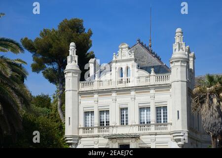 Les Thermes Marins Promicea, formeria il Château Beger & la Villa Castellamar (costruito 1860) sulla Corniche Kennedy Marsiglia Provenza Francia Foto Stock