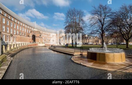 La curvatura facciata del municipio Bristol REGNO UNITO il College Green sede del consiglio comunale di Bristol Foto Stock