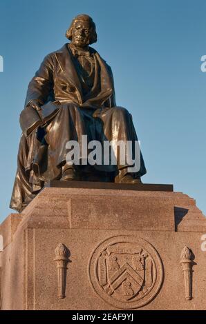 La statua commemorativa del fondatore, William Marsh Rice, fondatore della Rice University, Houston, Texas, USA Foto Stock