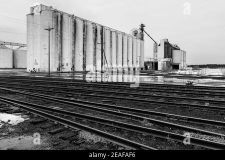 Ascensore a grano lungo la riva del lago Superior a Superior, Wisconsin, USA [senza rilascio della proprietà; disponibile solo per licenze editoriali] Foto Stock