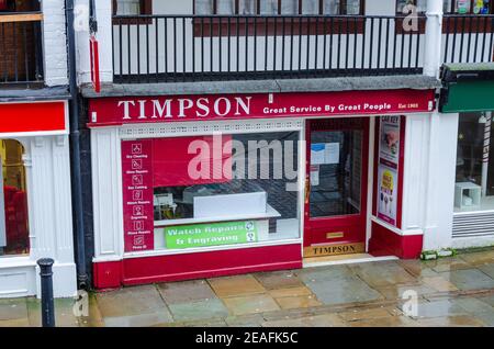 Chester; Regno Unito: 29 gennaio 2021: Il negozio Timpson su Watergate Street. Foto Stock