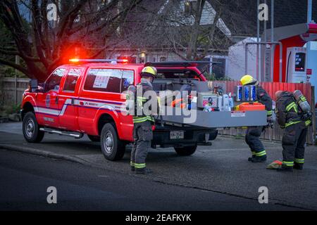 Vigili del fuoco, soccorritori, camion dei vigili del fuoco, Vancouver, British Columbia, Canada Foto Stock