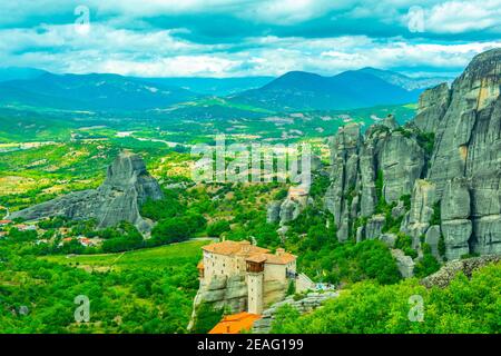 Monasteri di Roussanou e San Nicola Anapavsa a Meteora, Grecia Foto Stock