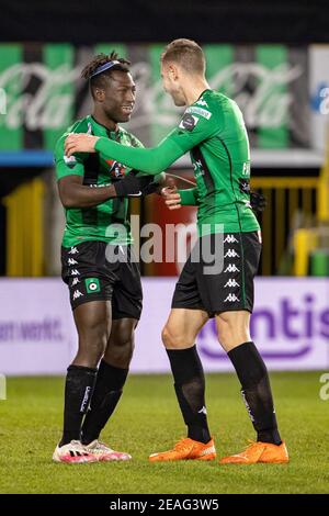 Cercle's Kevin Denkey festeggia dopo aver segnato durante una partita di calcio tra Cercle Brugge e KV Oostende (entrambi della prima divisione 1A), Martedì 09 Fe Foto Stock