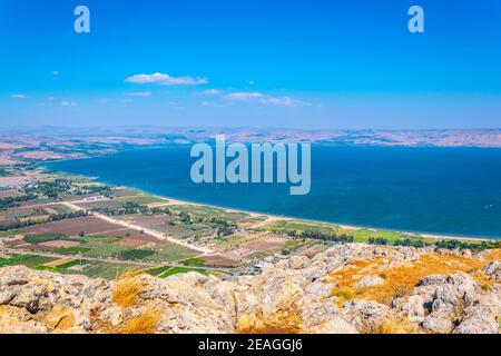 Mare di Galilea visto dal monte Arbel in Israele Foto Stock