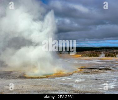 A clessidra Geyser, Fontana vaso di vernice bacino, il Parco Nazionale di Yellowstone, Wyoming Foto Stock