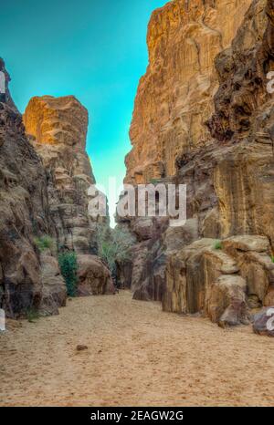 Siq di Abu Khashaba nel deserto di Wadi Rum in giordania Foto Stock