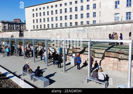 Berlino, Germania Topografia del museo all'aperto del terrore (Topographie des Terrors). Foto Stock