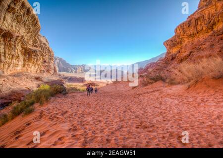 Siq di Abu Khashaba nel deserto di Wadi Rum in giordania Foto Stock