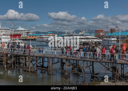 Tour barche nel porto di Ushuaia, Patagonia, Argentina Foto Stock