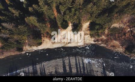 Vista aerea autunno montagna fiume Foto Stock