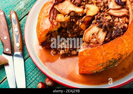 Zucca ripiena di frutta secca Foto Stock