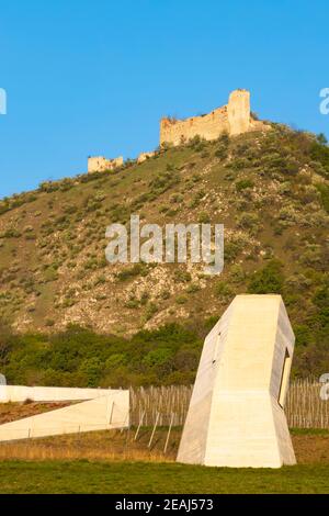 Archeopark Pavlov con le rovine di Devicky nella regione di Palava, Moravia meridionale, Repubblica Ceca Foto Stock