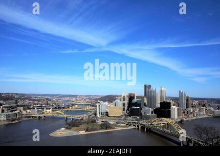 Centro di Pittsburgh visto dalla stazione superiore Duquesne Incline Foto Stock