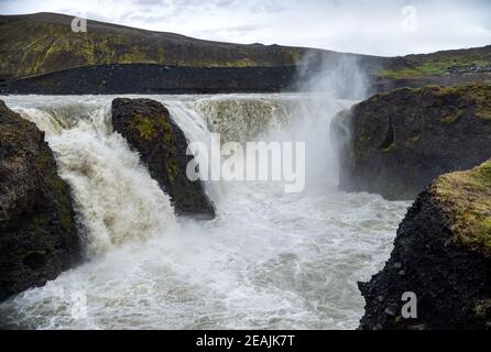 Hafragilsfoss è la cascata molto potente in Islanda Foto Stock