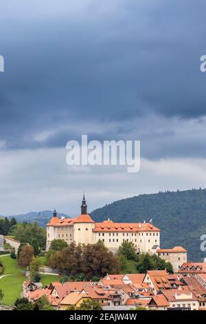 Skofja Loka castello e città in Slovenia Foto Stock