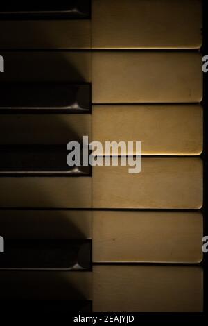 Vecchia tastiera per pianoforte Foto Stock