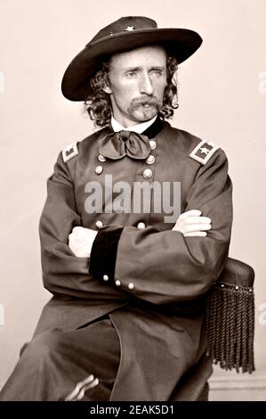 George Armstrong Custer (1839 - 1876) era un esercito degli Stati Uniti officer e comandante di cavalleria nella Guerra Civile americana e l'Americano Guerre indiane. Foto Stock
