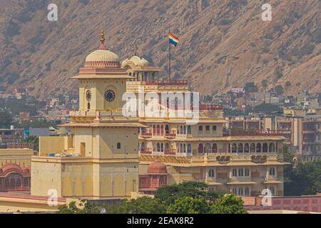 Vista del Palazzo della Città da Hawa Mahal, Jaipur, Rajasthan, India. Foto Stock