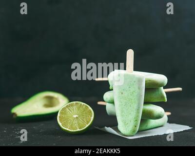 Avocado lime ghiaccioli, spazio di copia Foto Stock