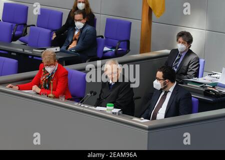 Berlino, Germania. 10 Feb 2021. Il Dott. Wolfgang Schäuble è stato eletto nuovo presidente del Bundestag tedesco il 24 ottobre 2017. Succede al Prof. Dr. Norbert Lammert, che ha ricoperto l'incarico dall'ottobre 2005. In termini di protocollo, Schäuble è il secondo uomo nello stato. In qualità di presidente del Bundestag, controlla il rispetto delle norme parlamentari e rappresenta il parlamento in pubblico. È anche il datore di lavoro dell'amministrazione del Bundestag. Credit: Juergen Nowak/Alamy Live News Foto Stock