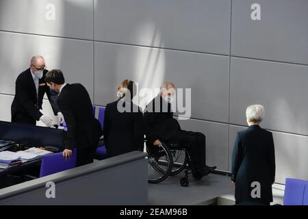 Berlino, Germania. 10 Feb 2021. Il Dott. Wolfgang Schäuble è stato eletto nuovo presidente del Bundestag tedesco il 24 ottobre 2017. Succede al Prof. Dr. Norbert Lammert, che ha ricoperto l'incarico dall'ottobre 2005. In termini di protocollo, Schäuble è il secondo uomo nello stato. In qualità di presidente del Bundestag, controlla il rispetto delle norme parlamentari e rappresenta il parlamento in pubblico. È anche il datore di lavoro dell'amministrazione del Bundestag. Credit: Juergen Nowak/Alamy Live News Foto Stock