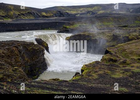 Hafragilsfoss è la cascata molto potente in Islanda Foto Stock