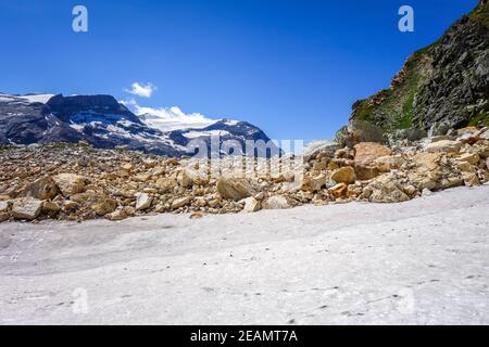 Ghiacciai alpini e paesaggi innevati nelle alpi francesi. Foto Stock