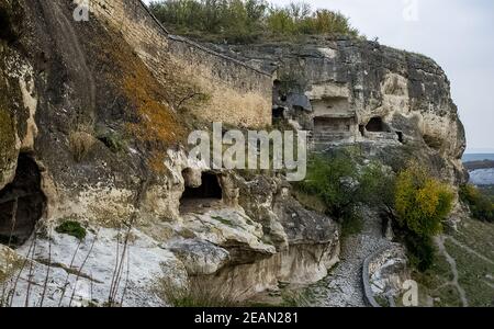 Antiche grotte nei monti Crimea. Foto Stock