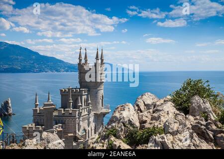 Il castello di Swallow's Nest arroccato su Aurora Cliff, Yalta, Crimea, Ucraina, Europa Foto Stock